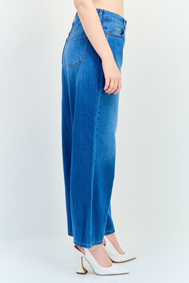 Universal Thread جينز نسائي واسع الساق بتصميم مريح، غسول متوسط، بدون تمدد، أزرق - Image 2